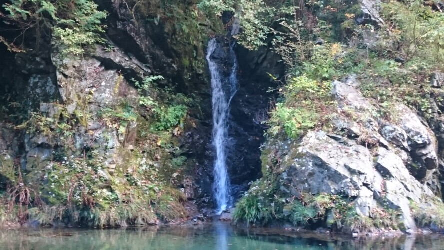 檜原村の滝