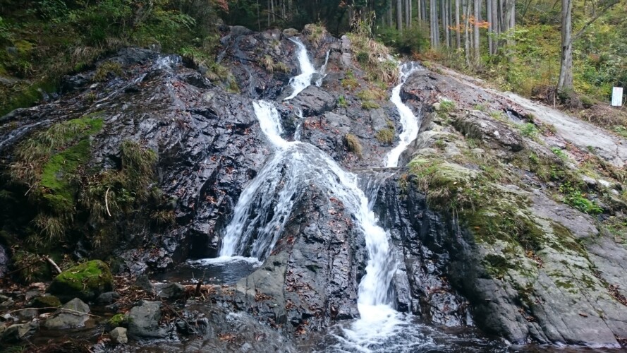 檜原村の滝