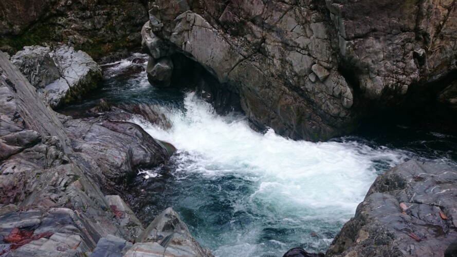 檜原村の滝