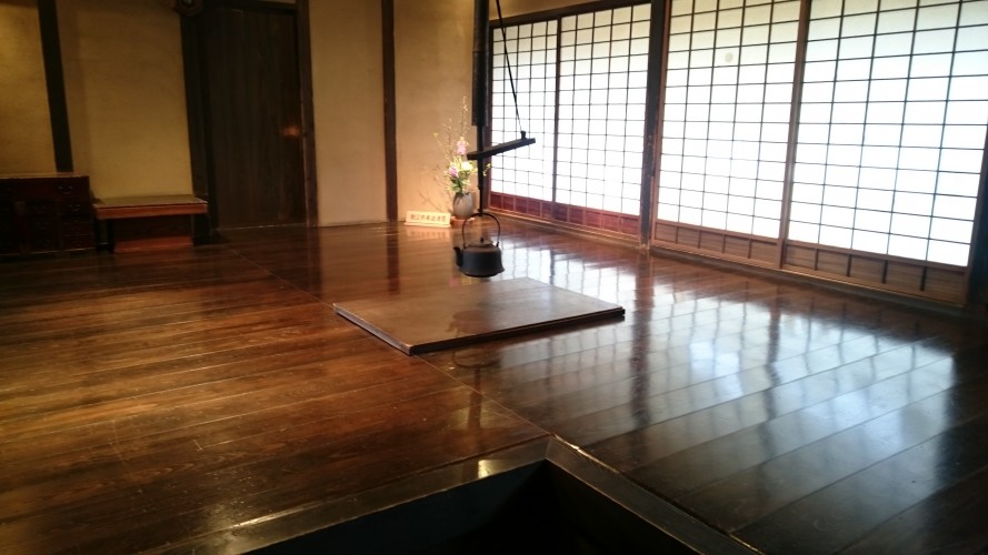 狛江市