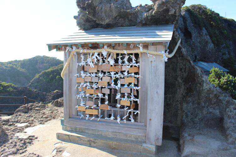 石室神社