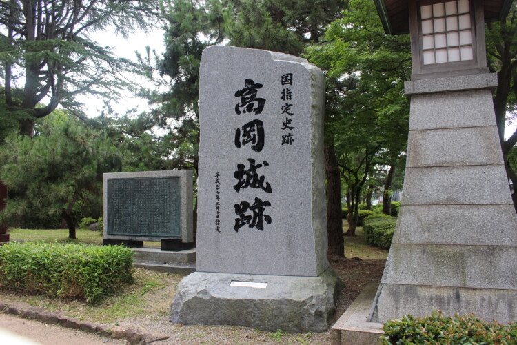高岡城