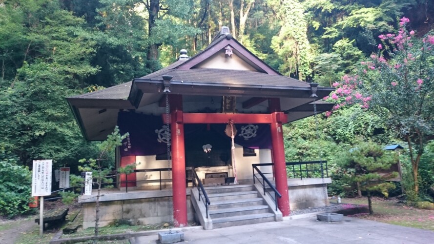 棚下不動の滝