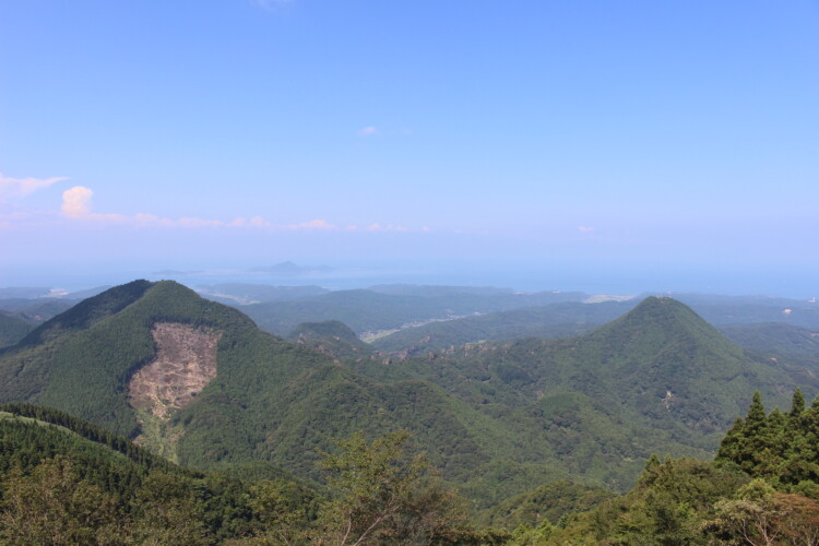 両子山