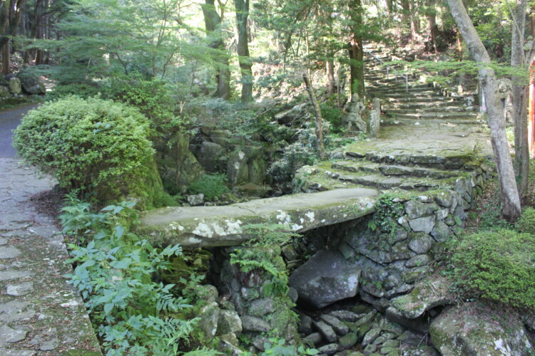 両子山